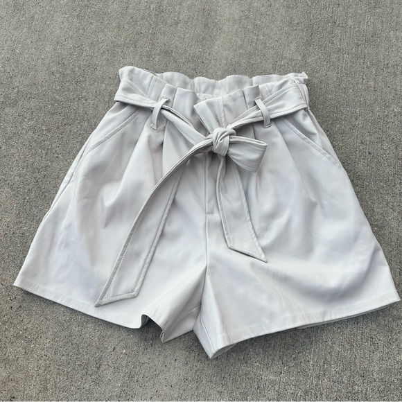 The Impeccable Pig Light Gray High-Waist Shorts   PM5 - Picture 1 of 4